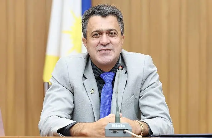 Deputado Luciano Oliveira é absolvido por ampla maioria. Voto do relator criticou fragilidade das provas e exaltou soberania do voto popular.