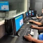 Foto 1 - Professor Lucas Semani ministrando aula de Matemática no Centro de Mídias Educacionais