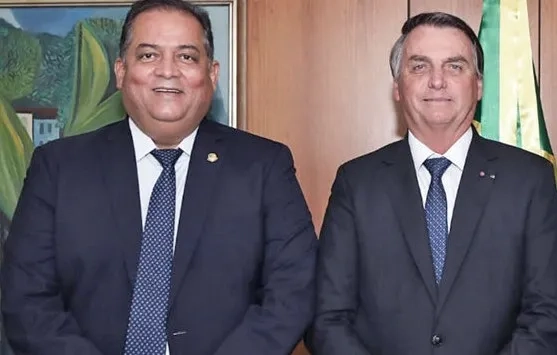 Senador-Eduardo-Gomes-e-Bolsonaro-1