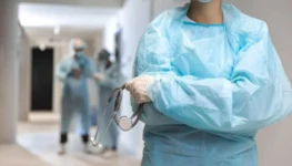 774b7b_CONG_MATERIA_medicodevistafrontalusandoroupasdeprotecaonohospital