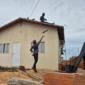 Até esta sexta-feira,16, mais de 160 lares no Jardim Taquari receberão da Prefeitura de Palmas nova estrutura de telhado