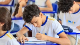 O-periodo-de-12-a-16-de-janeiro-tambem-e-destinado-a-efetivacao-das-transferencias-de-estudantes-que-ja-integram-a-rede-municipal-Junior-Suzuki