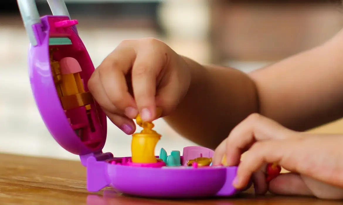 brincadeira_de_crianca_fpzzb_abr_291220204110_0