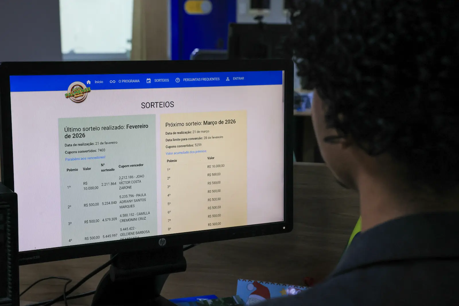 Sorteios são realizados uma mês por mês no site Nota Palmense Premiada - Foto Lia Mara