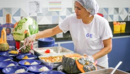 CAPA-vanda-servindo-scaled