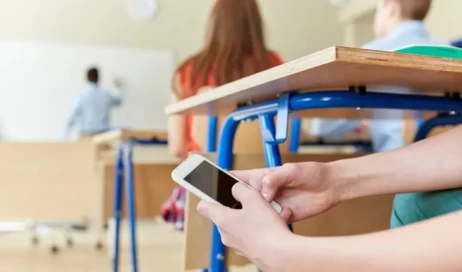 Destaque-Celulares-nas-escolhas-Ft-Depositphotos