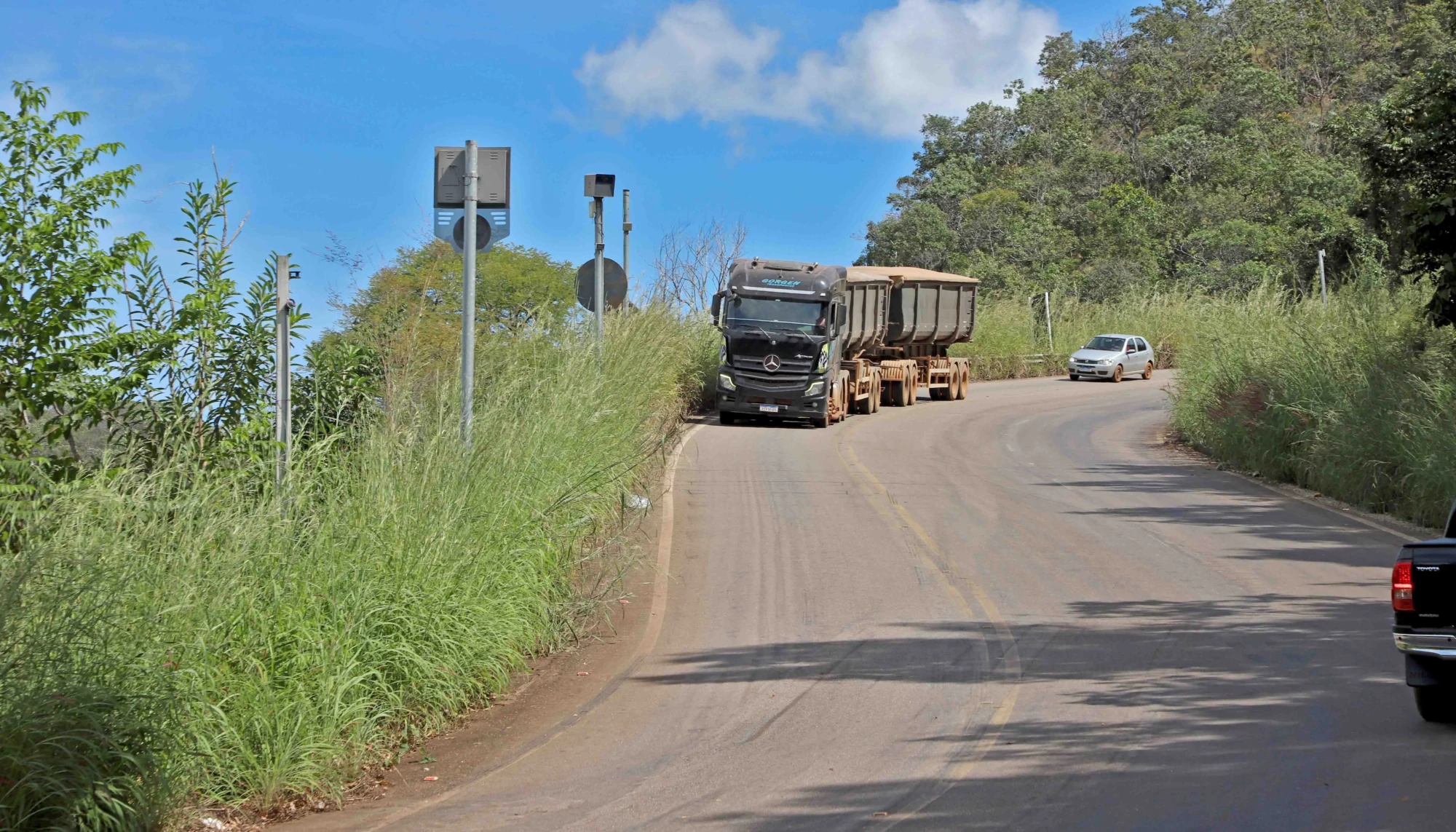 F2-A obra tem como objetivo desviar o tráfego pesado da área urbana e turística do distrito(Curva da TO-030-Taquaruçu-12-05-2025)-foto-Antonio Gonçalves-GovTO