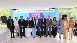 Gestores municipais e representantes de instituições parceiras durante lançamento do Imposto Solidário