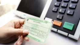 titulo-de-eleitor-e-urna-eletronica-simbolos-das-eleicoes-brasileiras-que-sao-parte-importante-da-historia-das-eleicoes-no-brasil