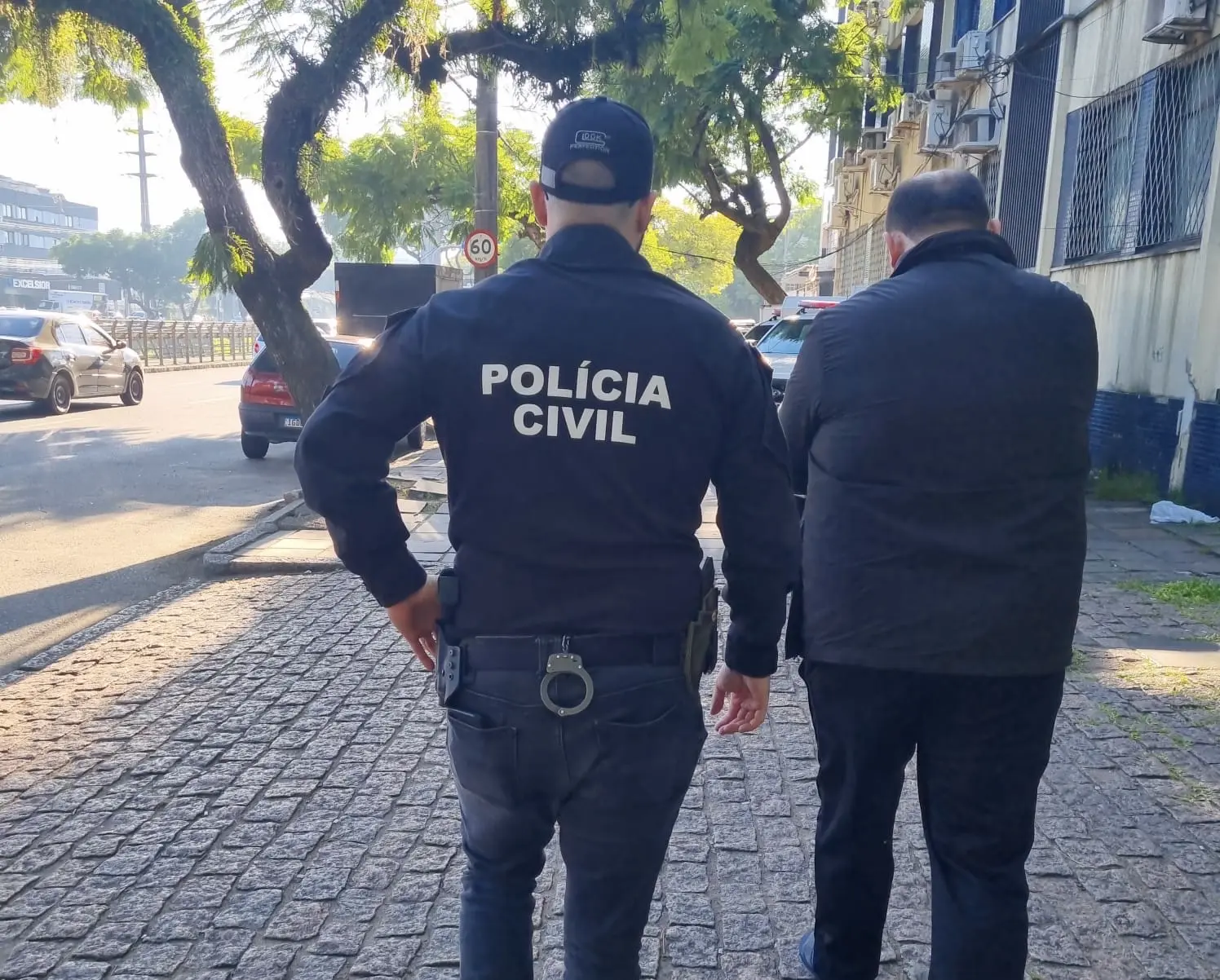 2f40bf17-ad40-4a93-a979-fce377e93097