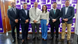 Presidente nacional do Podemos, Renata Abreu, ao lado do prefeito de Palmas, Eduardo Siqueira Campos