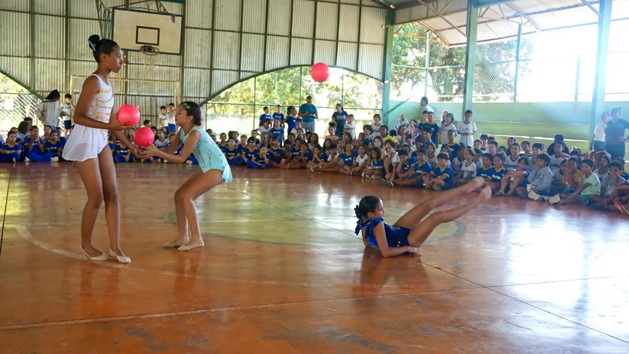 Apresentação de ginástica rítmica foi realizada durante solenidade de lançamento de projeto - Foto Pedro Barbosa