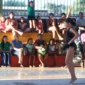 As apresentações durante a cerimônia atraíram os olhares de mães e crianças presentes - Foto Lia Mara