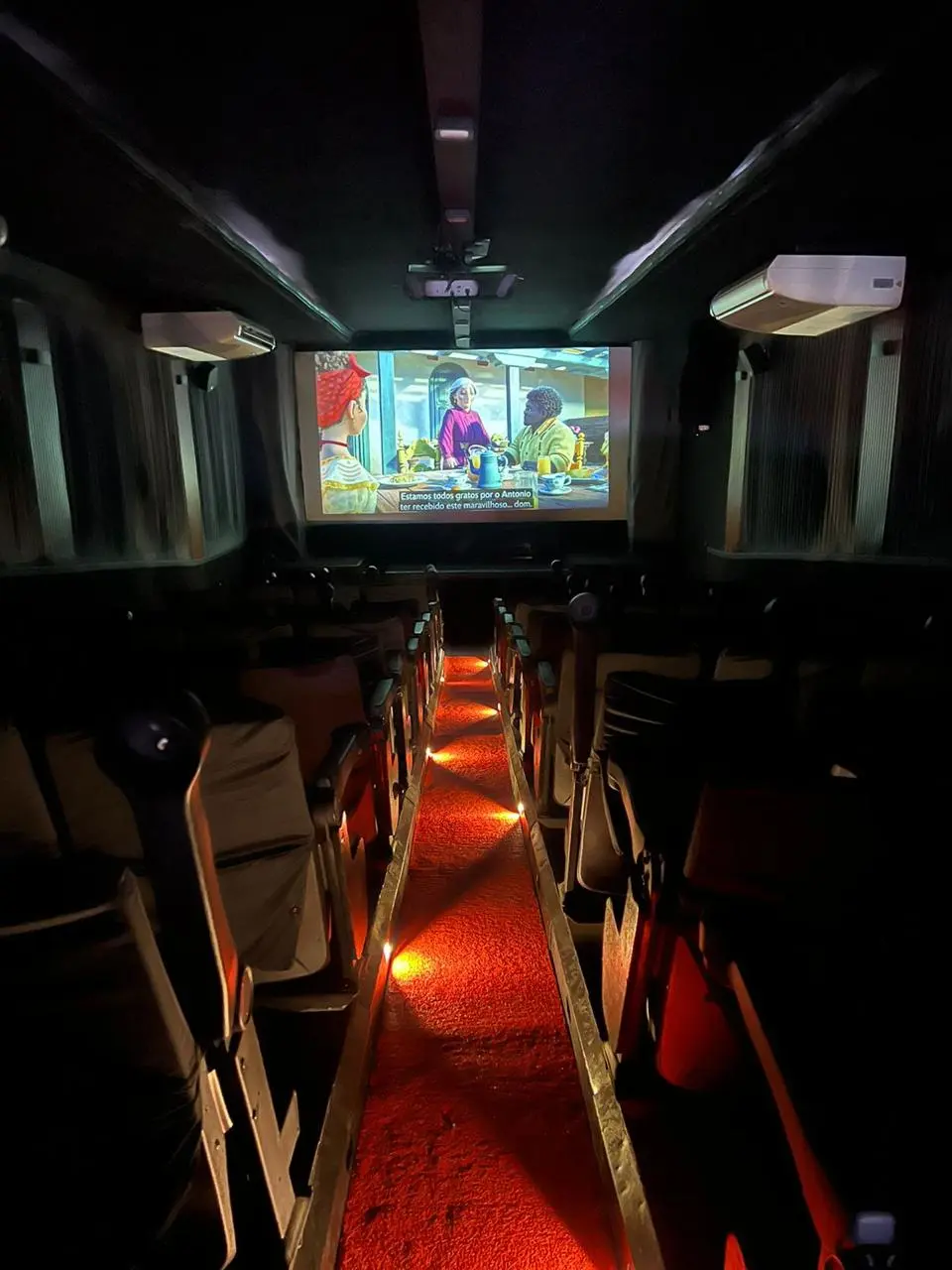O Cine itinerante traz sucessos do cinema em cartaz