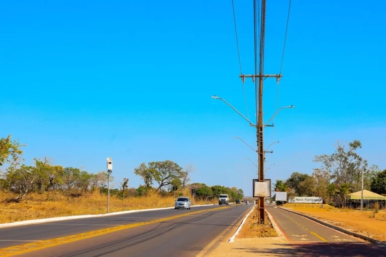 Acesso-ao-setor-Taquari-pela-Avenida-Siqueira-Campos-passou-por-requalificacao-completa-com-melhorias-no-pavimento-sinalizacao-iluminacao-e-ciclovia-Foto-Regiane-Rocha-768x512