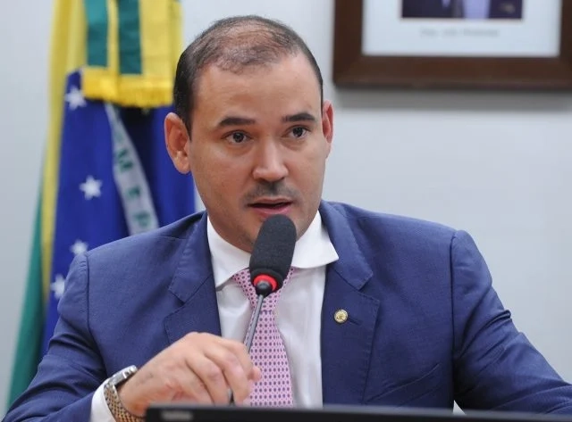 Deputado-Vicentinho-Junior-de-Tocantins-640x473