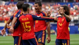 oyarzabal-comemorando-gol-espanha