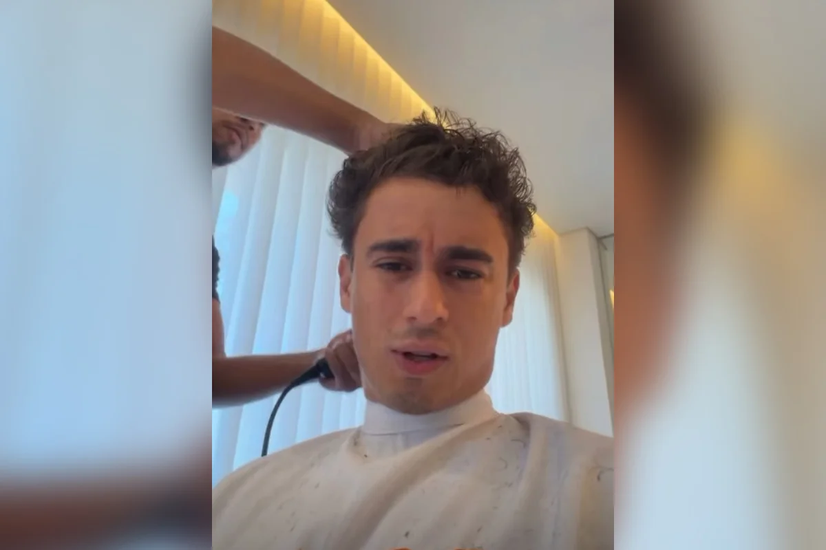 1788444757-nikolas-cortando-cabelo